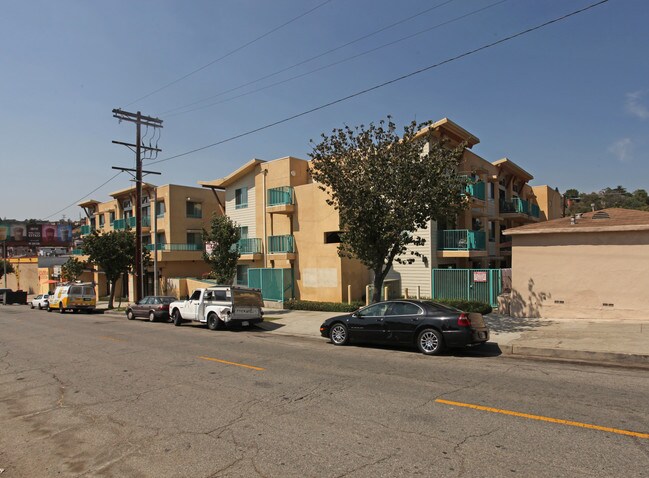 Vista Monterey Apartments in Los Angeles, CA - Foto de edificio - Building Photo