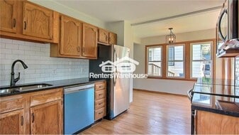 861 N Algonquin Ave in St. Paul, MN - Building Photo