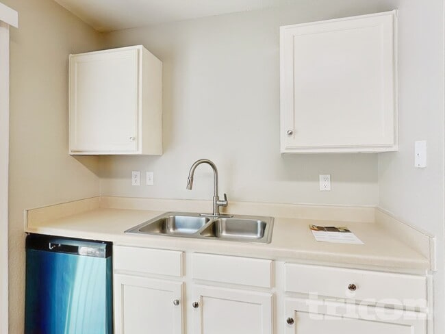 2007 Mission Cove in San Antonio, TX - Foto de edificio - Building Photo