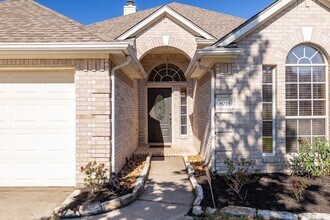 8015 Sports Haven Dr in Humble, TX - Building Photo - Building Photo