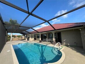 426 NW 37th Pl in Cape Coral, FL - Building Photo - Building Photo