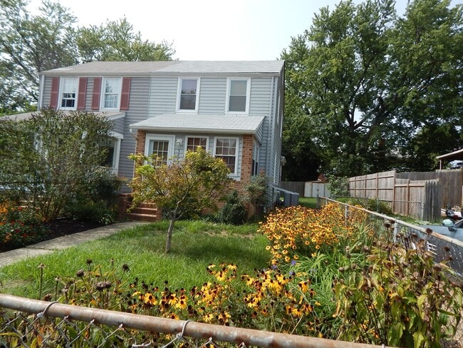 property at 5922 Williamsburg Rd