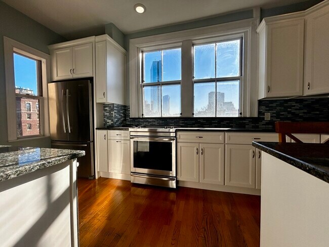 259 Beacon St, Unit 61 in Boston, MA - Building Photo - Building Photo