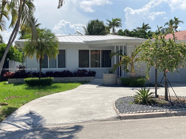 property at 9440 Carlyle Ave