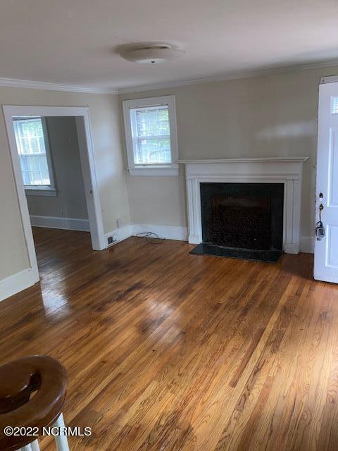 property at 607 S Elm St