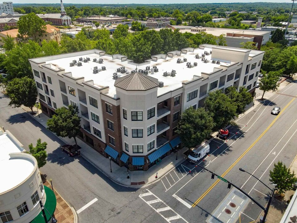 155 E Broad St in Spartanburg, SC - Building Photo