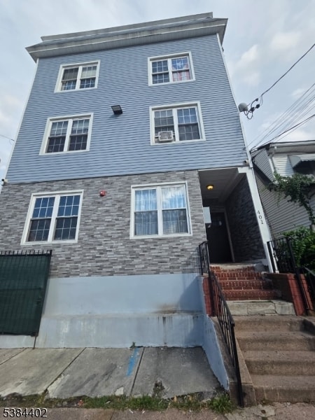 property at 399-401 E 28th St