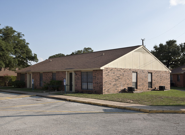 Round Rock Grove Apartments in Round Rock, TX - Building Photo - Building Photo