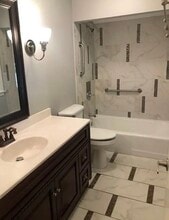 113 Woodland Rd in Lansing, KS - Foto de edificio - Building Photo