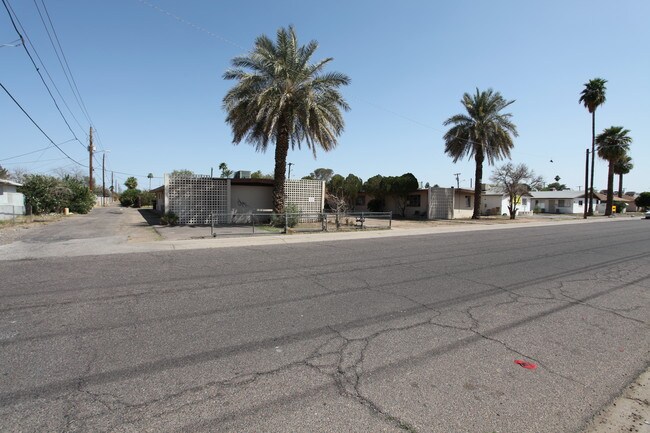 1901-1907 N 18th St in Phoenix, AZ - Foto de edificio - Building Photo