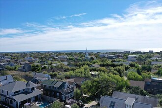 181 Wilmot Rd in Ocean Beach, NY - Foto de edificio - Building Photo