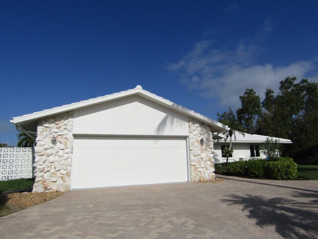 468 Bellini Cir in Nokomis, FL - Building Photo - Building Photo
