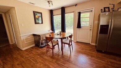 4614 Raintree Blvd in Austin, TX - Building Photo - Building Photo