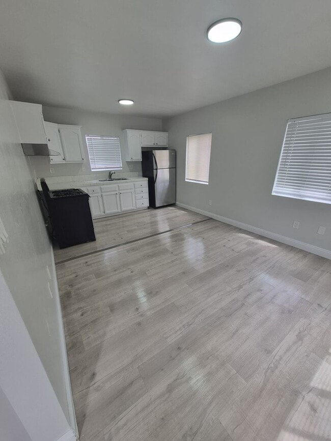property at 151 E 62nd St
