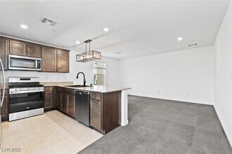 5231 Dubris Dr in Las Vegas, NV - Building Photo - Building Photo