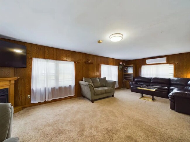 596 PA-196 in Tobyhanna, PA - Building Photo - Building Photo