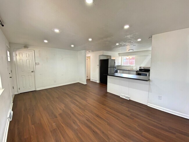 2829 W Park Pl in Denver, CO - Building Photo - Building Photo