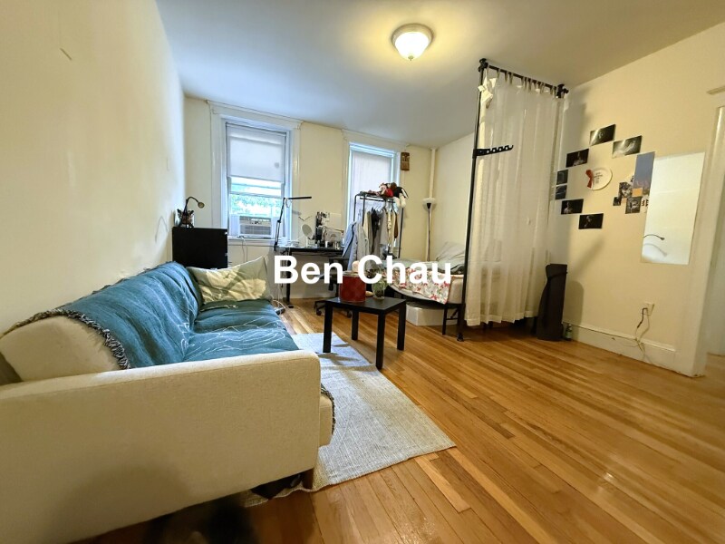 1622 Massachusetts Ave in Cambridge, MA - Building Photo