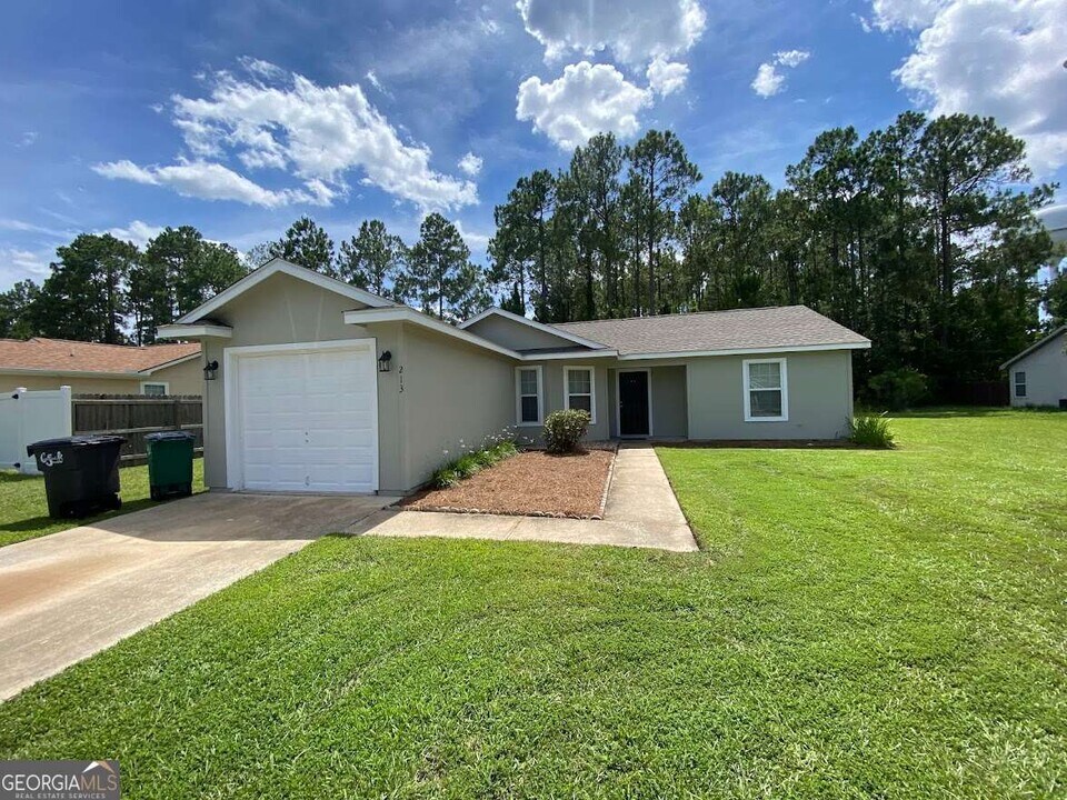 213 Aidan Ct in St. Marys, GA - Building Photo