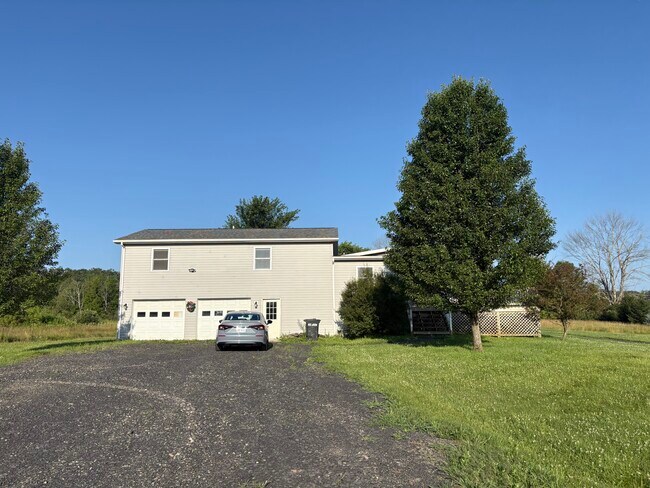 54 Bald Hill Rd, Unit Apartment 2 in Spencer, NY - Foto de edificio - Building Photo