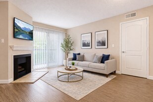 Tremont Apartments | 514 S Catalina St in Los Angeles, CA - Building Photo