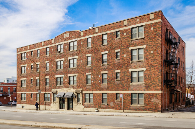 5341 De La Côte-Saint-Luc Ch in Montréal, QC - Building Photo - Building Photo