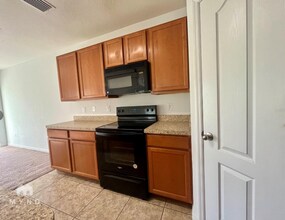 741 Ashentree Dr in Plant City, FL - Building Photo - Building Photo