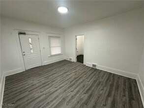 3823 E 54th St in Cleveland, OH - Building Photo - Building Photo