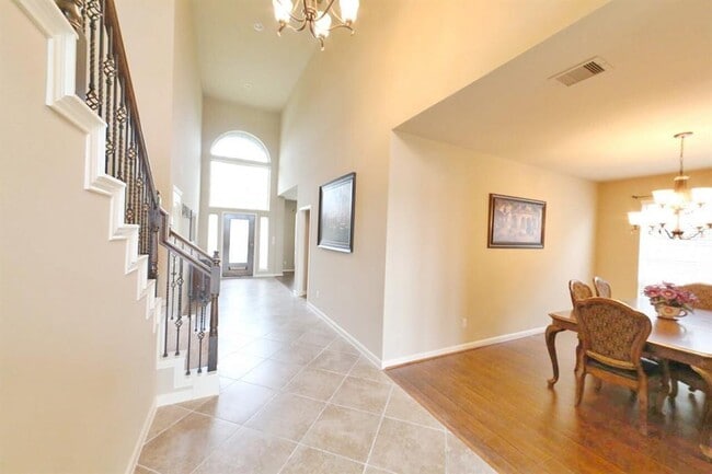 6223 Falling Briar Lane in Sugar Land, TX - Building Photo - Building Photo