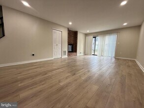 6 Wosniak Ct in Trenton, NJ - Building Photo - Building Photo