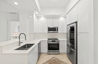 701 S Olive Ave in West Palm Beach, FL - Building Photo