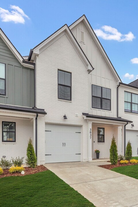 3037 Inman Dr in Thompson's Station, TN - Building Photo