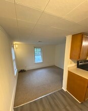 165 Huntingtown Rd in Newtown, CT - Building Photo - Building Photo