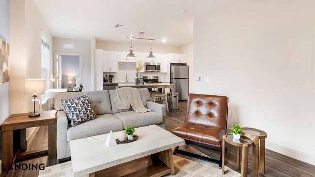 5885 Lakehurst Dr, Unit 2421