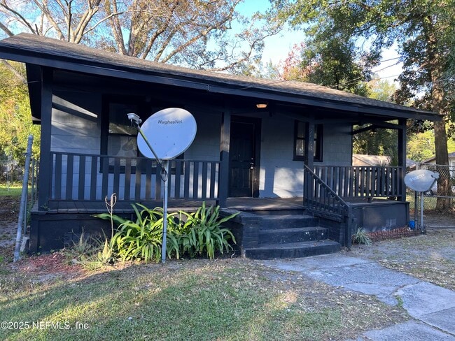 property at 2953 Spencer St