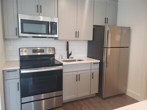 100 Mariners Way in Port Jefferson, NY - Building Photo - Building Photo