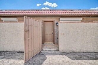 2701 E Tierra Buena Ln in Phoenix, AZ - Building Photo - Building Photo