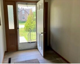 504 W Maple St in Marshfield, MO - Building Photo - Building Photo