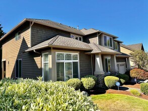16649 NE 120th St in Redmond, WA - Building Photo - Building Photo