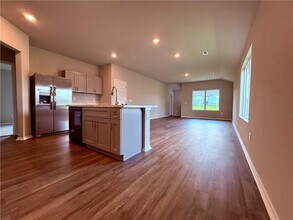 2512 E Foxbury St in Siloam Springs, AR - Foto de edificio - Building Photo