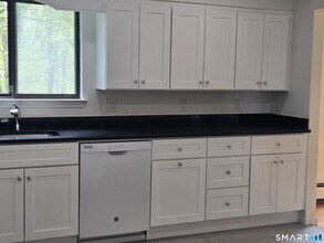 17 Loughran Ave in Stamford, CT - Building Photo - Building Photo