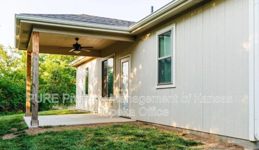 3312 SE 22nd St in Topeka, KS - Building Photo - Building Photo