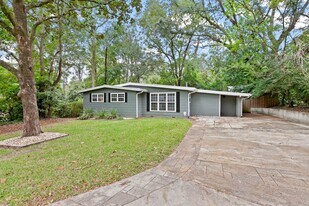 932 Spottswood Dr in Tallahassee, FL - Building Photo