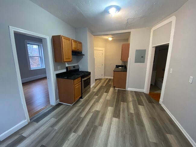 96-98-98 Woodledge St in Boston, MA - Building Photo - Building Photo