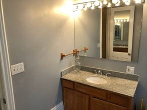 1741 N Farwell Ave in Milwaukee, WI - Building Photo - Building Photo