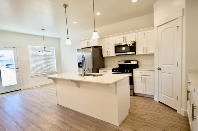 16232 S Truss Dr in Bluffdale, UT - Building Photo - Building Photo
