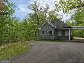 41453 Fox Creek Ln in Leesburg, VA - Building Photo