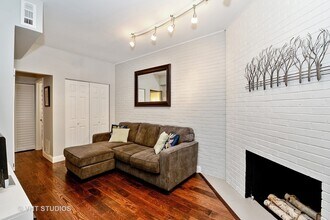 2235 N Clifton Ave in Chicago, IL - Building Photo - Building Photo