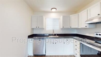 3980 Churn Crk Rd in Redding, CA - Building Photo - Building Photo