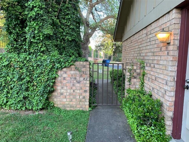 1739 Harliquin Run in Austin, TX - Building Photo - Building Photo